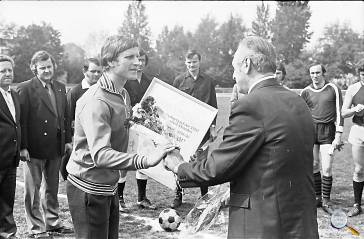 29.05.1976 - Ehrung als Bezirksmeister (Foto: Wolfgang Schmidt)