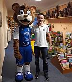 Rocky begeistert Kinder beim bundesweiten Vorlesetag!
